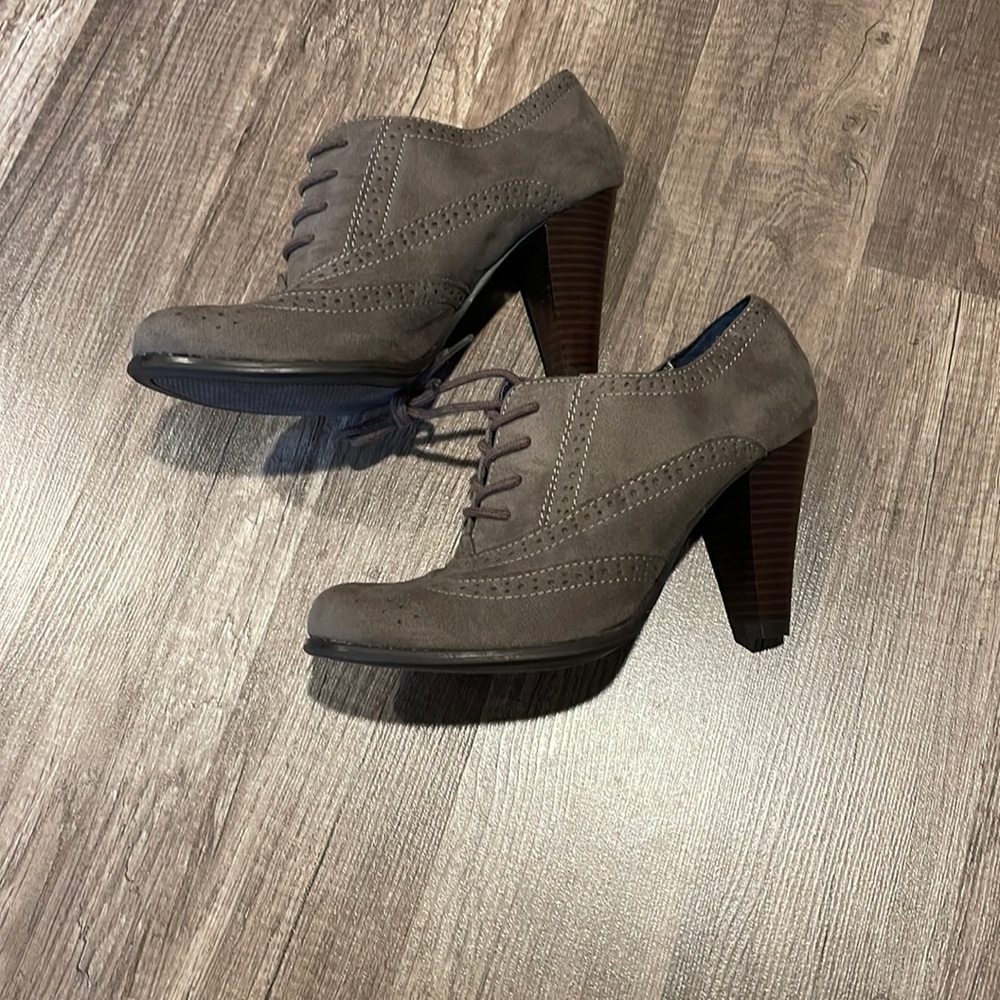 EUC Fioni Shoes. Size 7 1/2